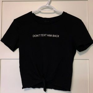 Black cropped t-shirt with a tie